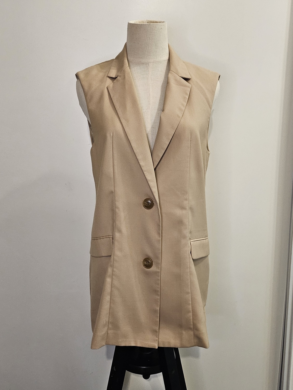 Sleeveless Long Blazer Vest in Beige